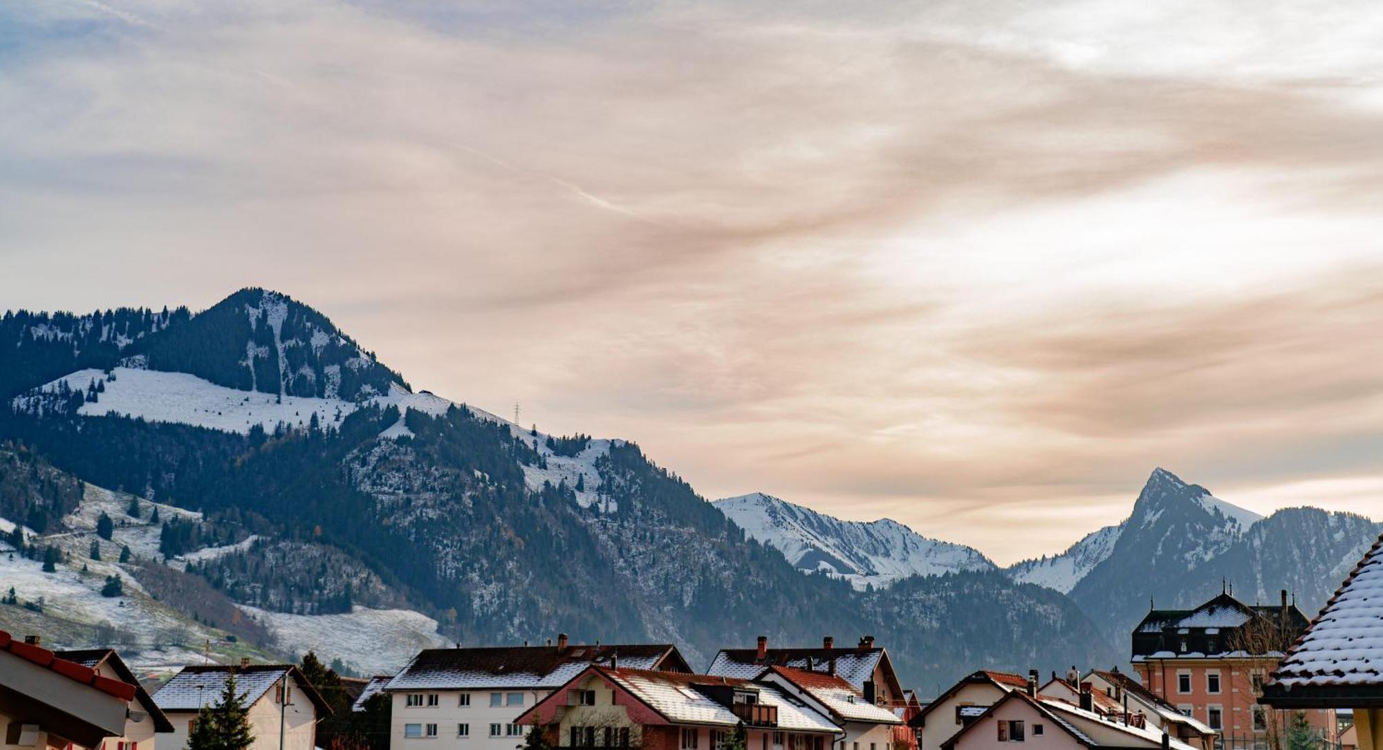 Gruyere Alpes Appartement 3 Chambres Bbq Parking Neirivue Dış mekan fotoğraf